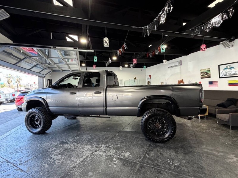 Dodge Ram 2500 Vehicle Full-screen Gallery Image 18