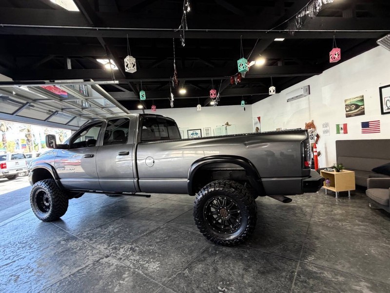 Dodge Ram 2500 Vehicle Full-screen Gallery Image 25
