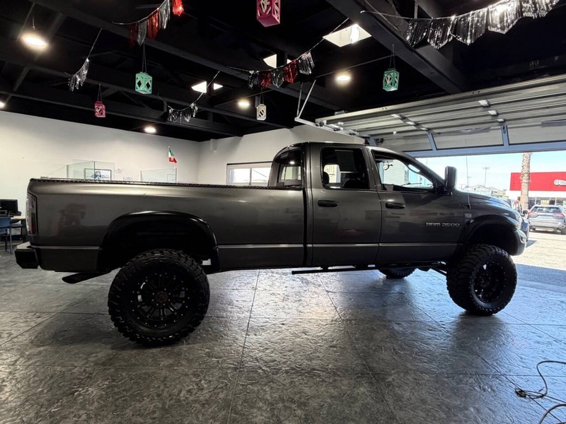 Dodge Ram 2500 Vehicle Full-screen Gallery Image 30