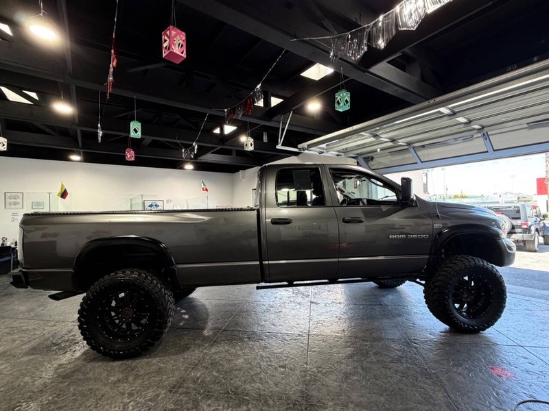 Dodge Ram 2500 Vehicle Full-screen Gallery Image 33