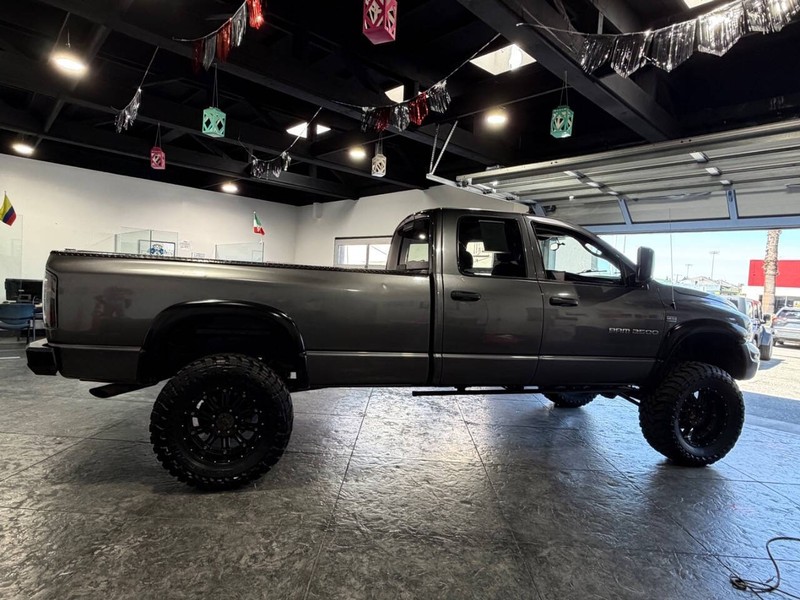 Dodge Ram 2500 Vehicle Full-screen Gallery Image 35