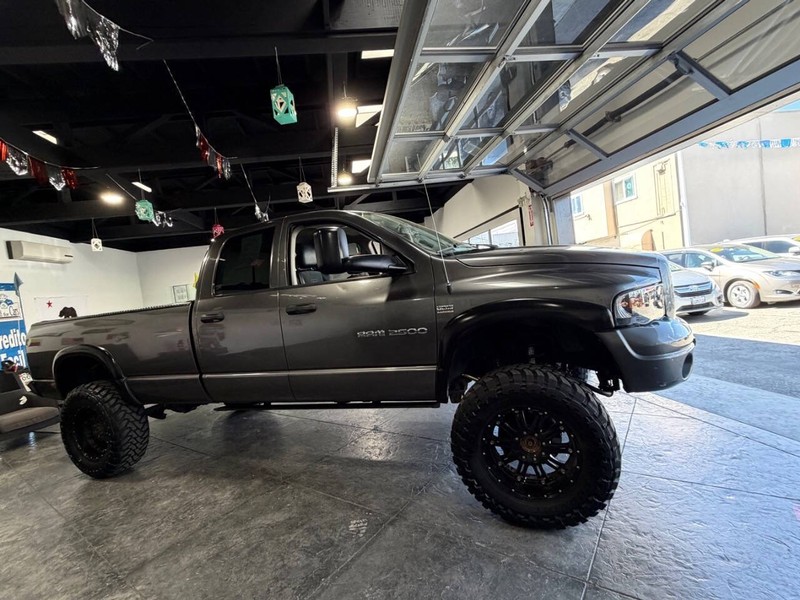 Dodge Ram 2500 Vehicle Full-screen Gallery Image 37