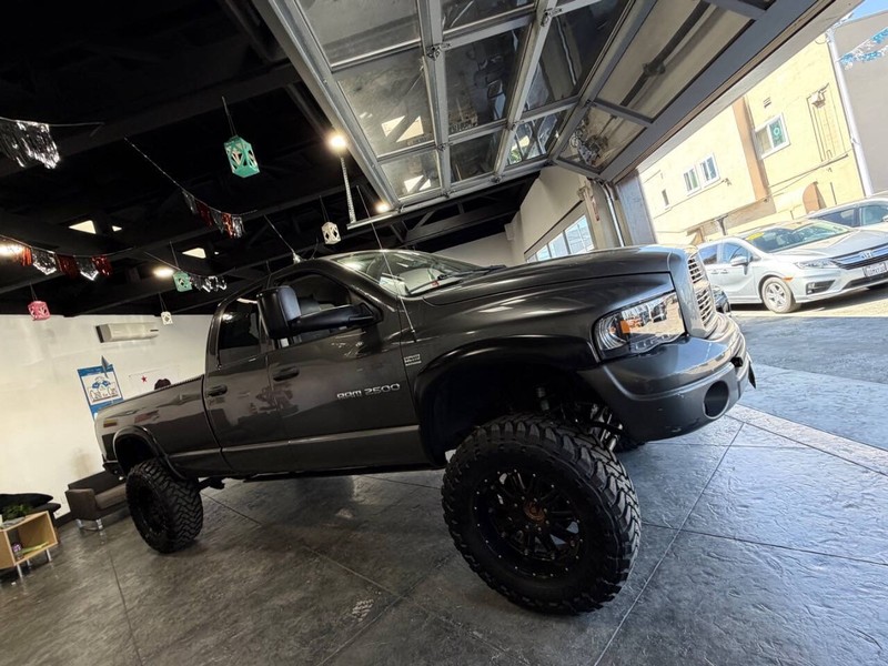 Dodge Ram 2500 Vehicle Full-screen Gallery Image 40