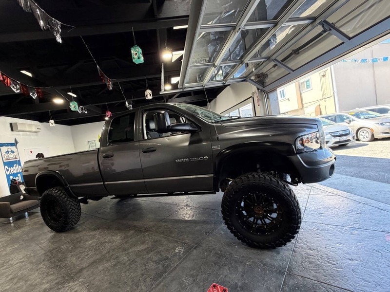 Dodge Ram 2500 Vehicle Full-screen Gallery Image 41
