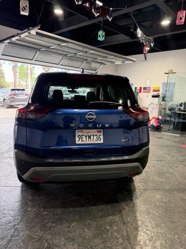 Nissan Rogue Vehicle Full-screen Gallery Image 28
