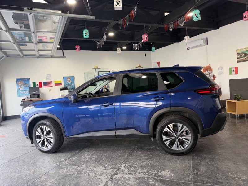 Nissan Rogue Vehicle Full-screen Gallery Image 22