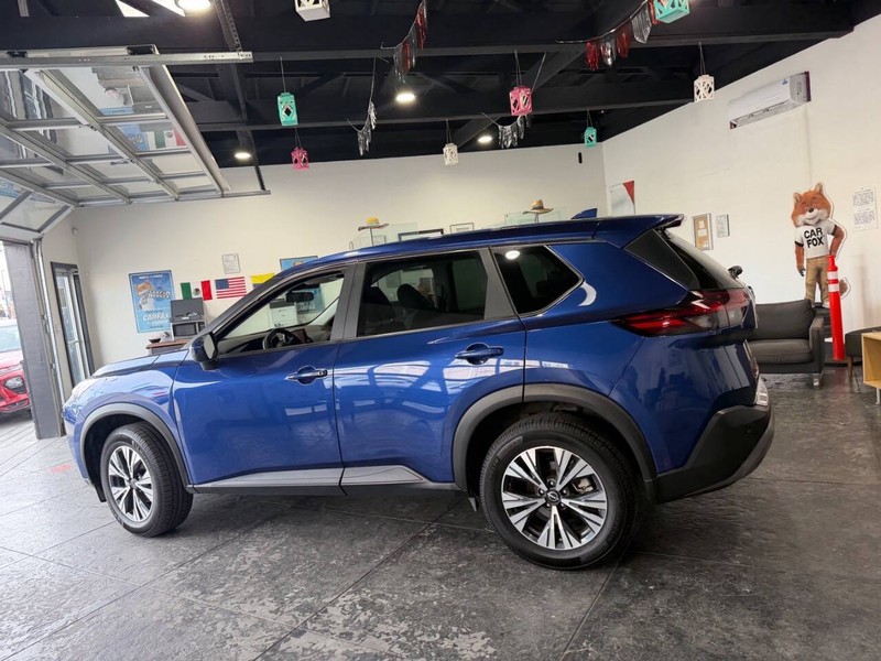 Nissan Rogue Vehicle Full-screen Gallery Image 25