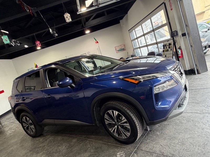 Nissan Rogue Vehicle Full-screen Gallery Image 43