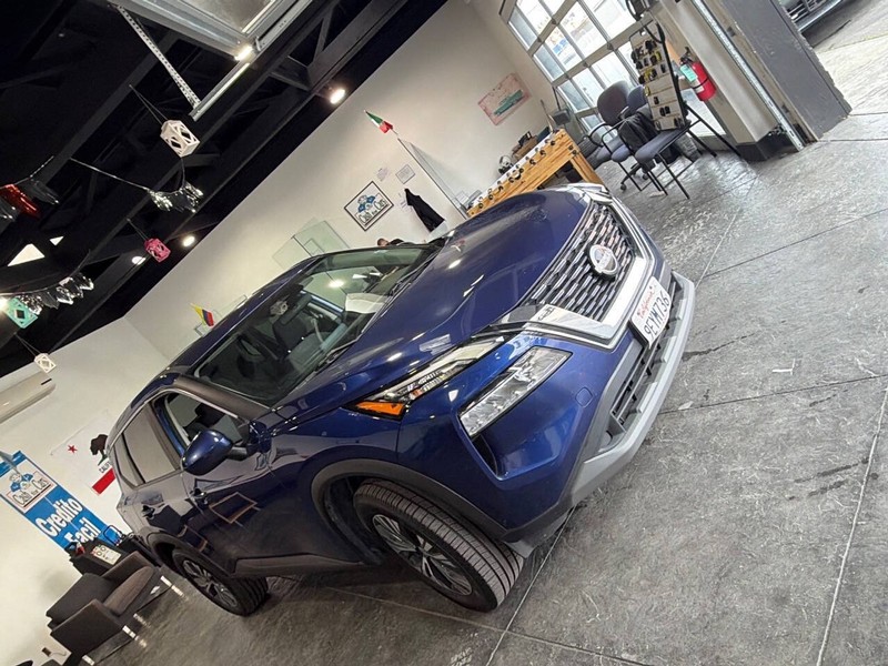 Nissan Rogue Vehicle Full-screen Gallery Image 46