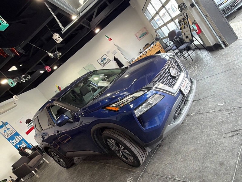 Nissan Rogue Vehicle Full-screen Gallery Image 47