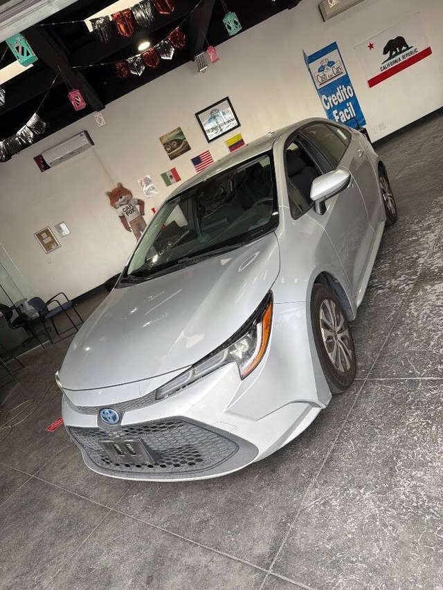 Toyota Corolla Hybrid Vehicle Full-screen Gallery Image 19
