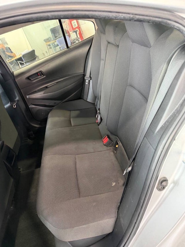 Toyota Corolla Hybrid Vehicle Full-screen Gallery Image 47