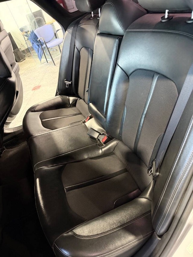 Kia K5 Vehicle Full-screen Gallery Image 49