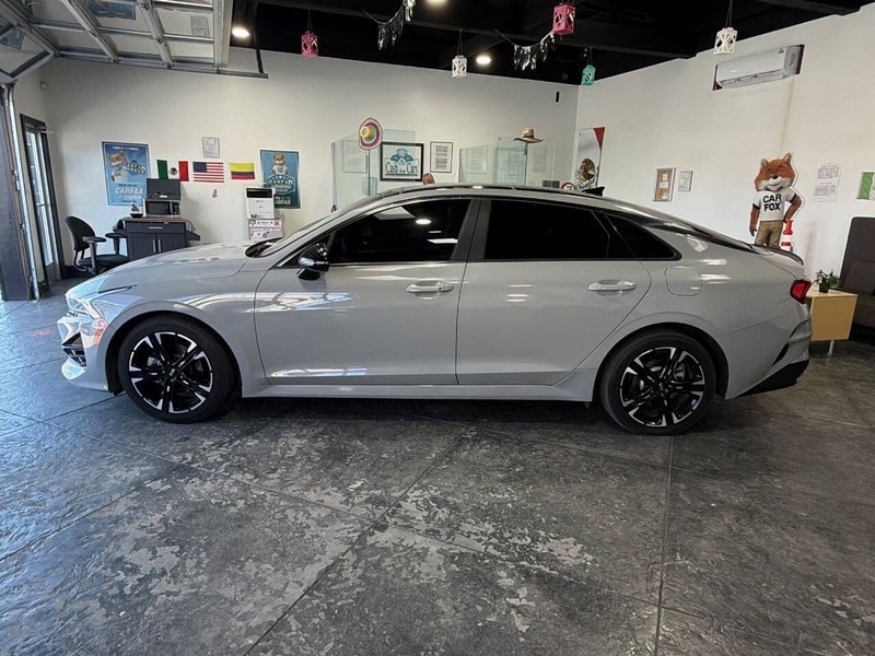 Kia K5 Vehicle Full-screen Gallery Image 15