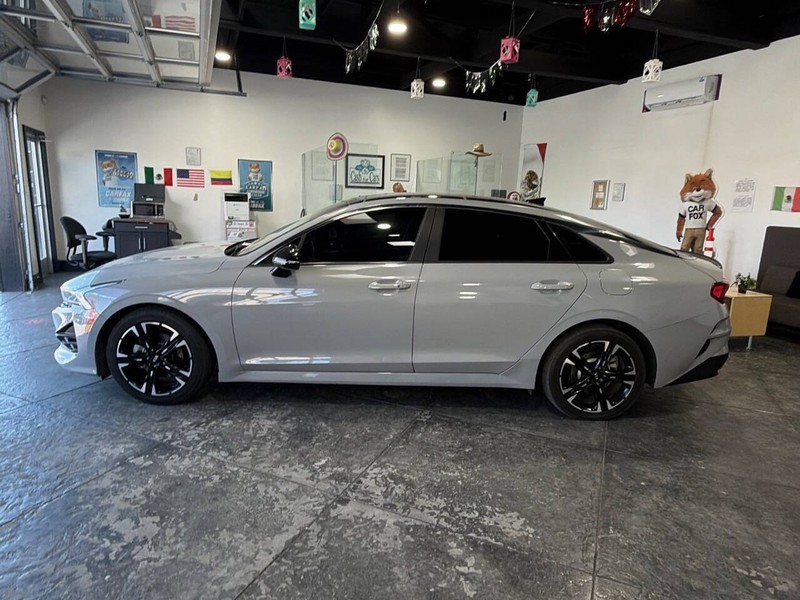 Kia K5 Vehicle Full-screen Gallery Image 16