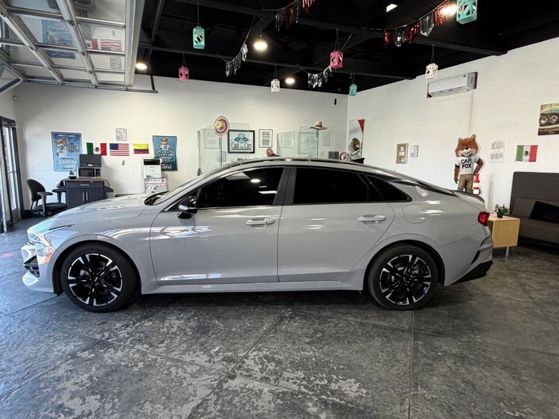 Kia K5 Vehicle Full-screen Gallery Image 17