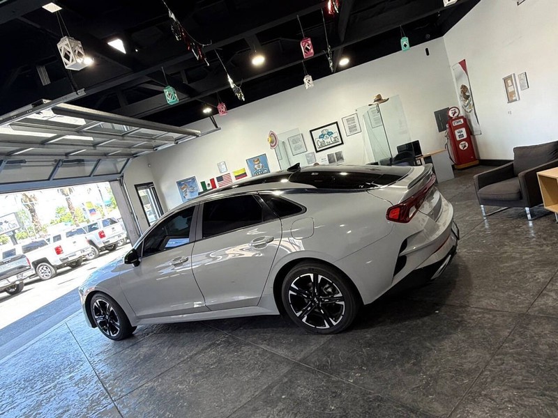 Kia K5 Vehicle Full-screen Gallery Image 33