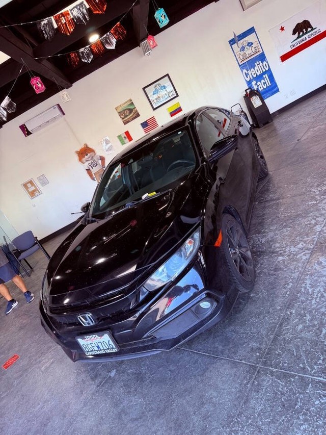 Honda Civic Sedan Vehicle Full-screen Gallery Image 11