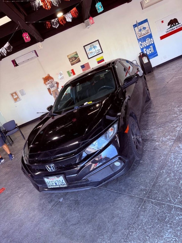 Honda Civic Sedan Vehicle Full-screen Gallery Image 12