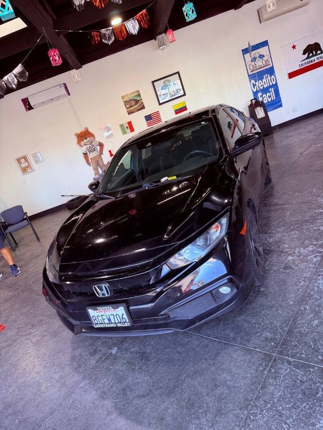 Honda Civic Sedan Vehicle Full-screen Gallery Image 13