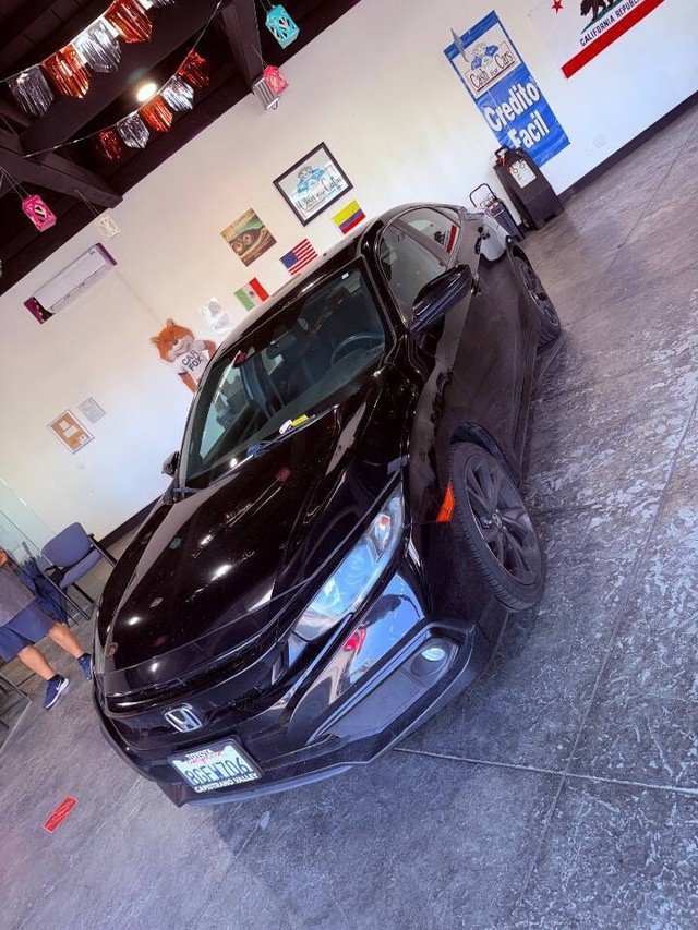 Honda Civic Sedan Vehicle Full-screen Gallery Image 16