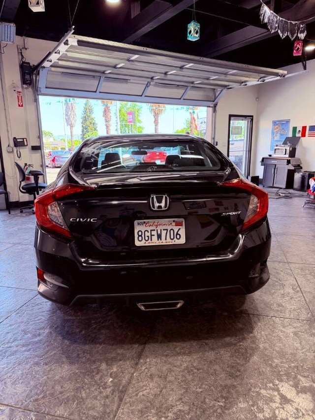 Honda Civic Sedan Vehicle Full-screen Gallery Image 32