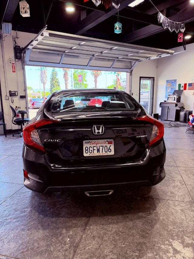 Honda Civic Sedan Vehicle Full-screen Gallery Image 34