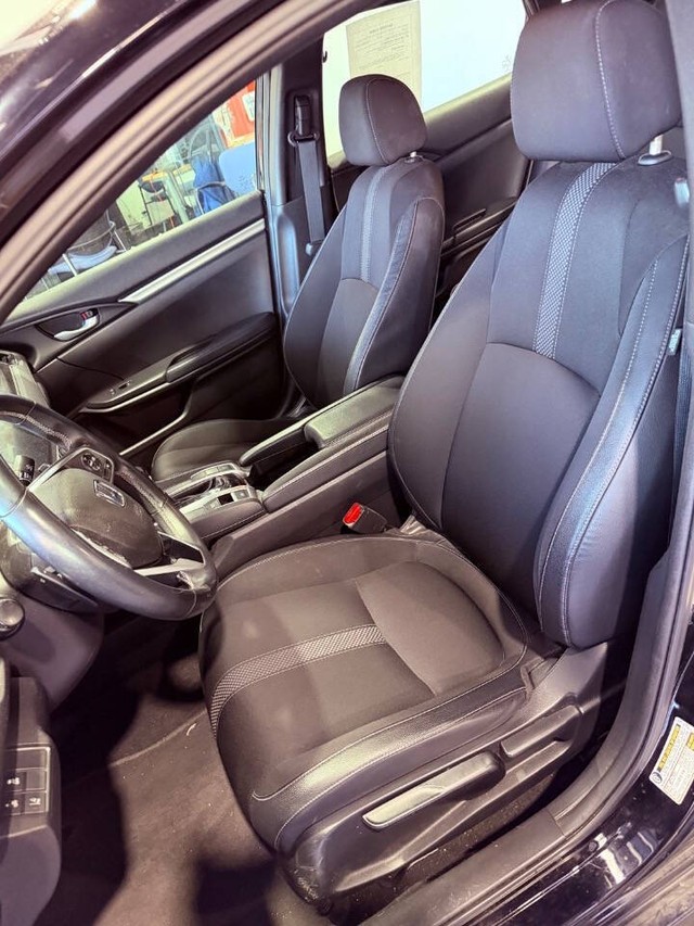 Honda Civic Sedan Vehicle Full-screen Gallery Image 48