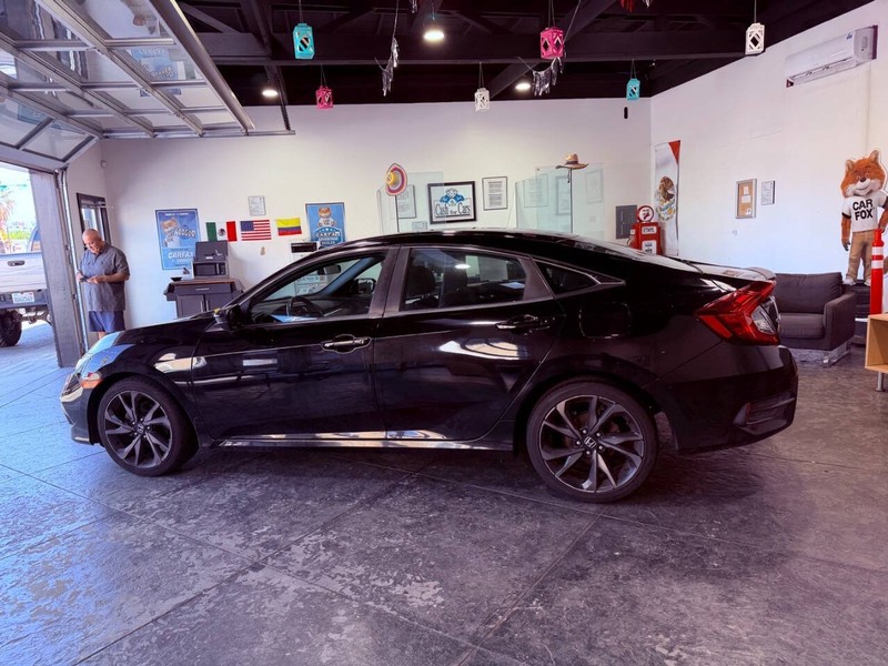 Honda Civic Sedan Vehicle Full-screen Gallery Image 20