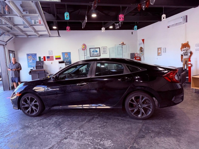 Honda Civic Sedan Vehicle Full-screen Gallery Image 22