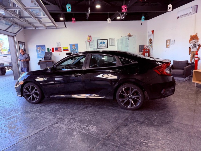 Honda Civic Sedan Vehicle Full-screen Gallery Image 25