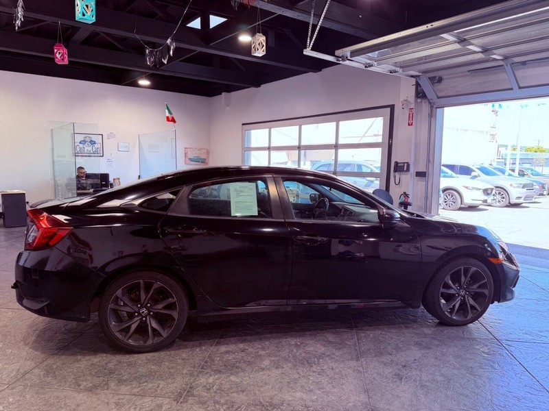 Honda Civic Sedan Vehicle Full-screen Gallery Image 40