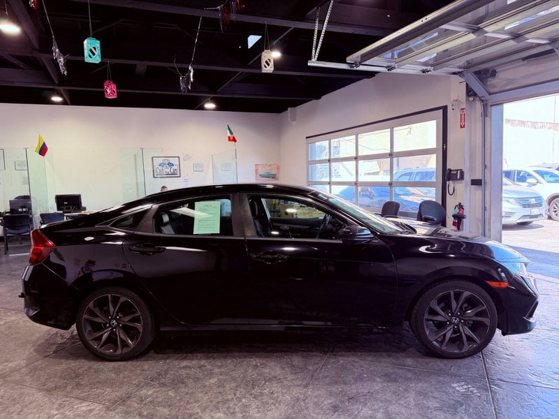 Honda Civic Sedan Vehicle Full-screen Gallery Image 42