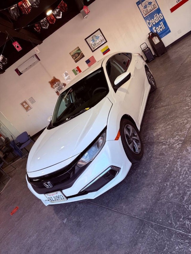 Honda Civic Sedan Vehicle Full-screen Gallery Image 11