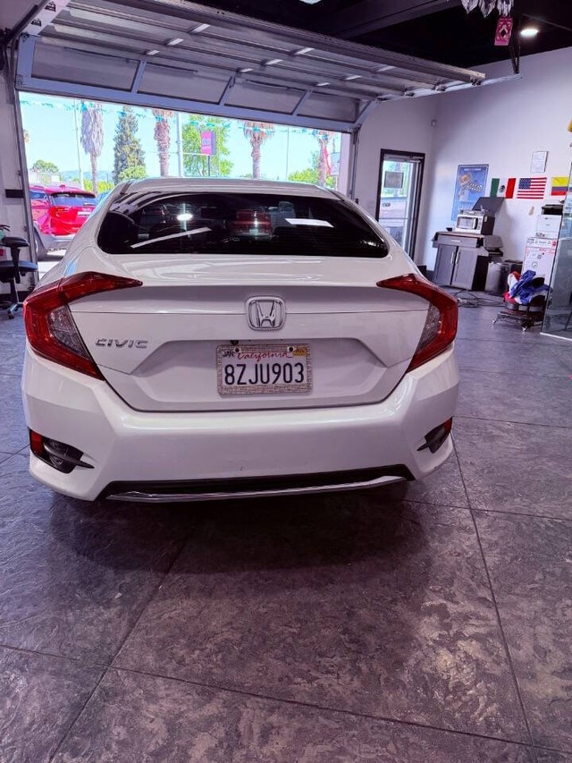Honda Civic Sedan Vehicle Full-screen Gallery Image 25