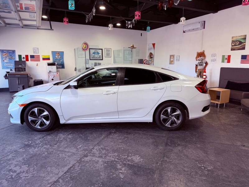 Honda Civic Sedan Vehicle Full-screen Gallery Image 10