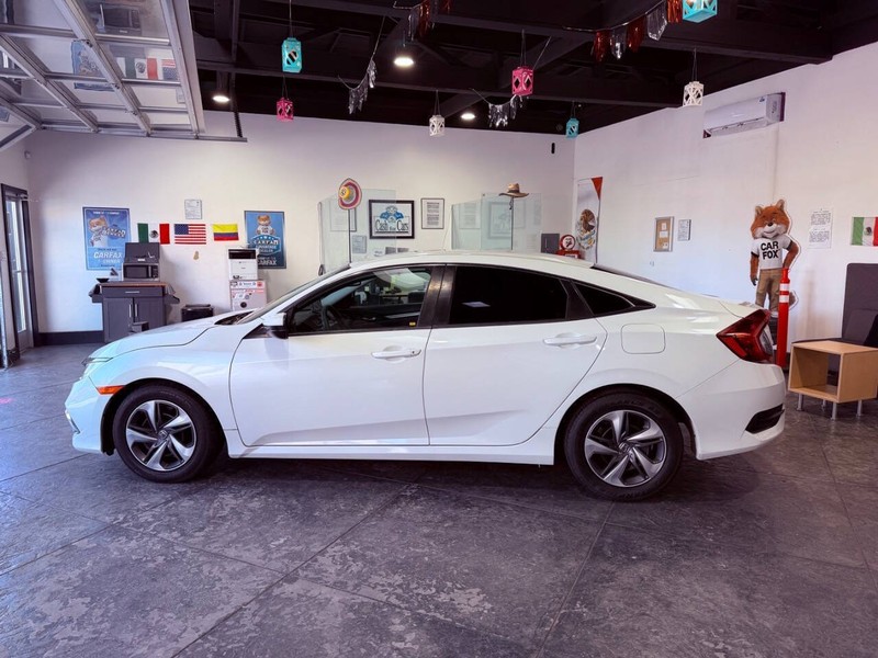 Honda Civic Sedan Vehicle Full-screen Gallery Image 14