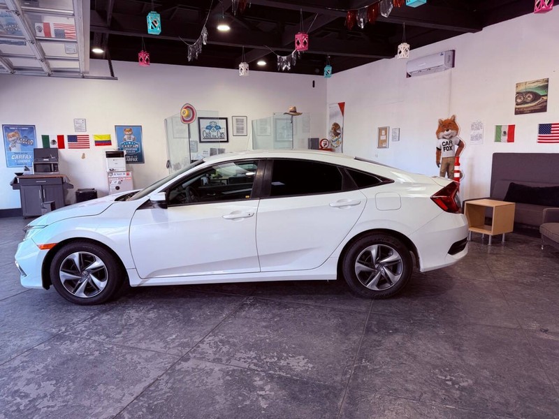 Honda Civic Sedan Vehicle Full-screen Gallery Image 15