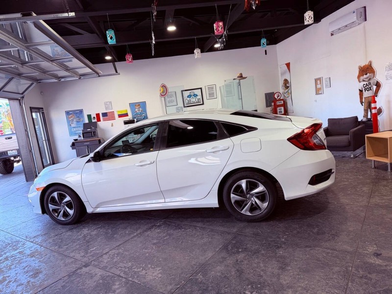 Honda Civic Sedan Vehicle Full-screen Gallery Image 16