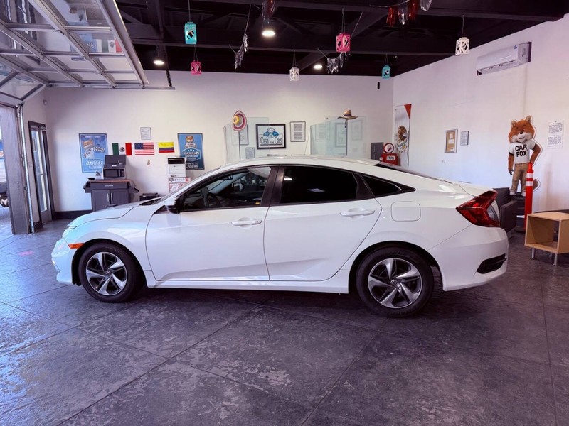 Honda Civic Sedan Vehicle Full-screen Gallery Image 18