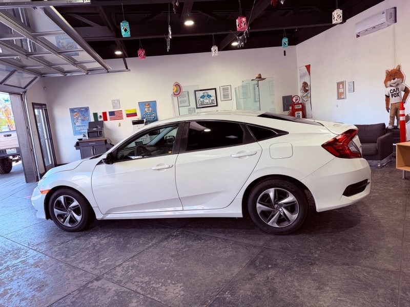 Honda Civic Sedan Vehicle Full-screen Gallery Image 22