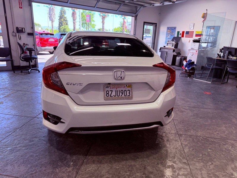 Honda Civic Sedan Vehicle Full-screen Gallery Image 28