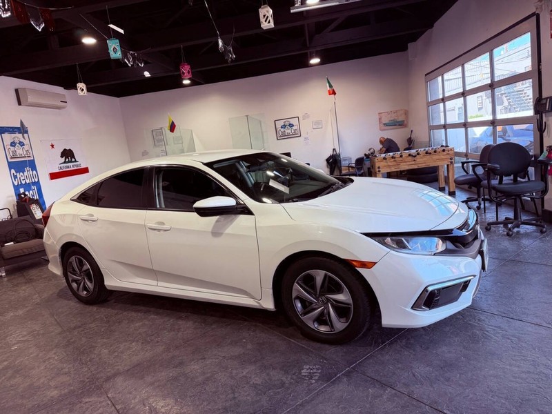 Honda Civic Sedan Vehicle Full-screen Gallery Image 32