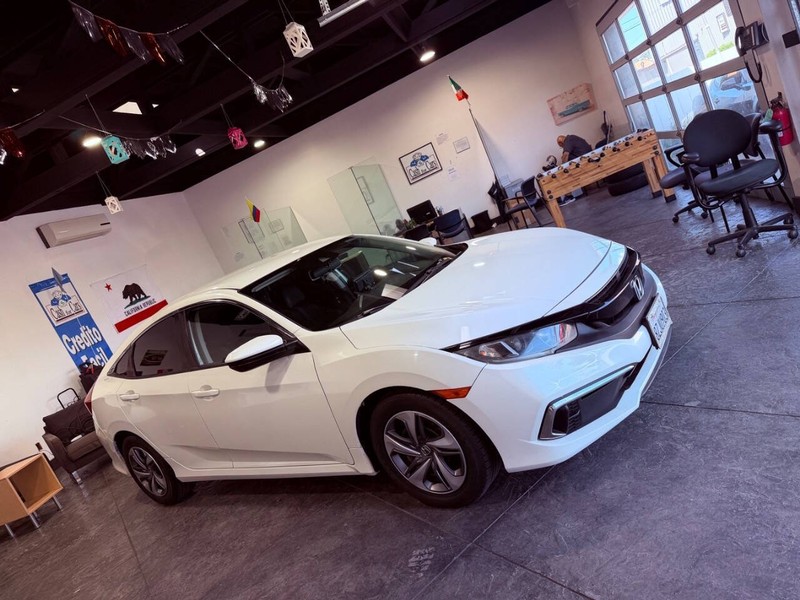 Honda Civic Sedan Vehicle Full-screen Gallery Image 35