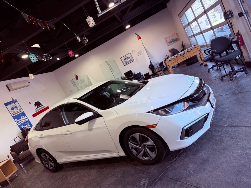 Honda Civic Sedan Vehicle Full-screen Gallery Image 36