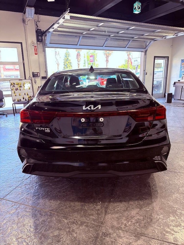 Kia Forte Vehicle Full-screen Gallery Image 44