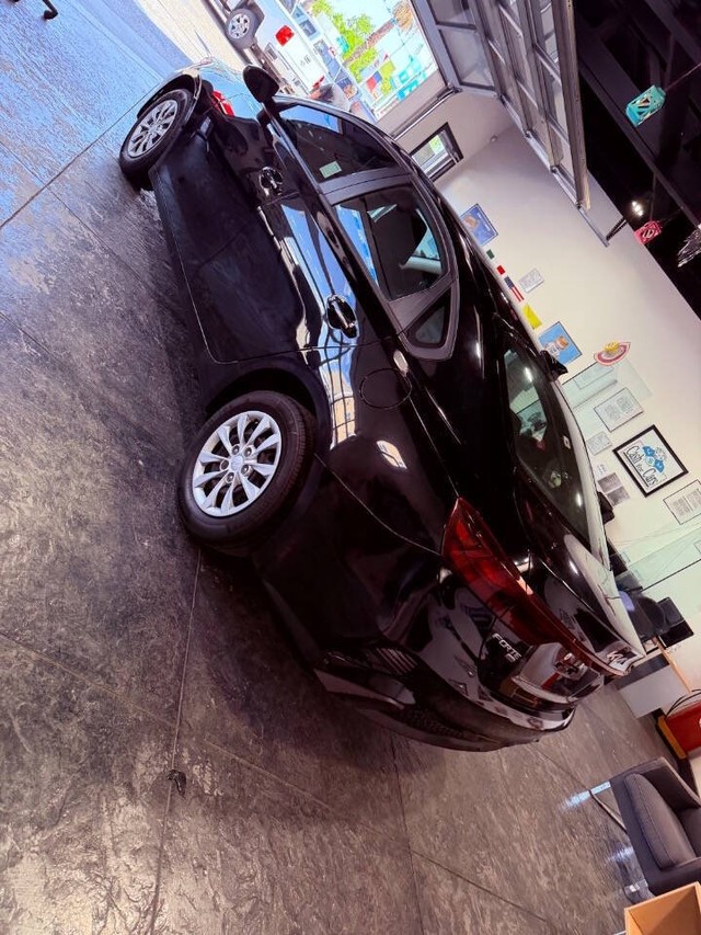 Kia Forte Vehicle Full-screen Gallery Image 47