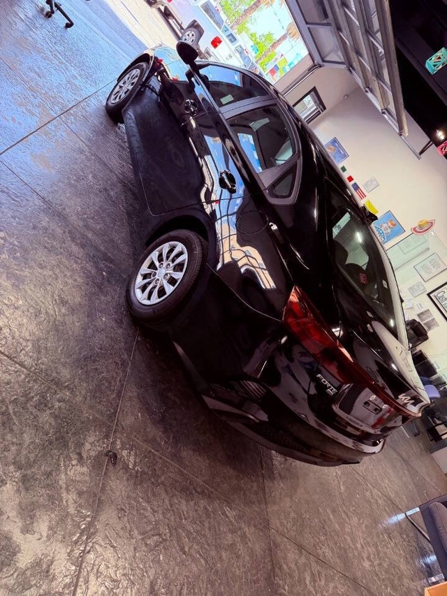 Kia Forte Vehicle Full-screen Gallery Image 48