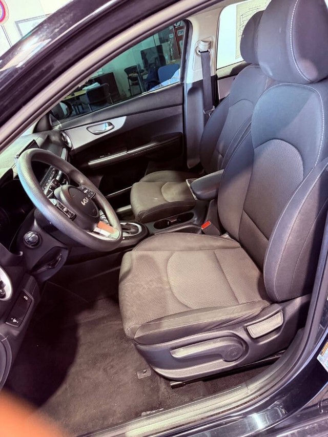 Kia Forte Vehicle Full-screen Gallery Image 49