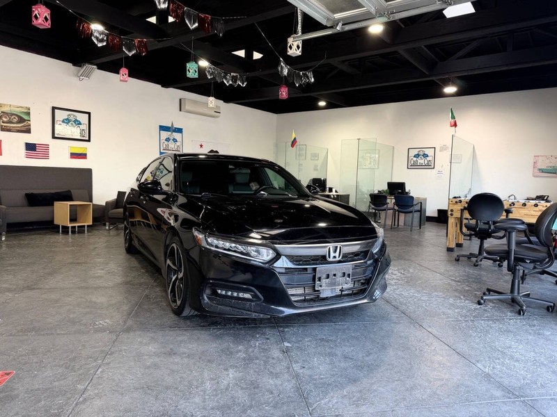 Honda Accord Sedan Vehicle Full-screen Gallery Image 03